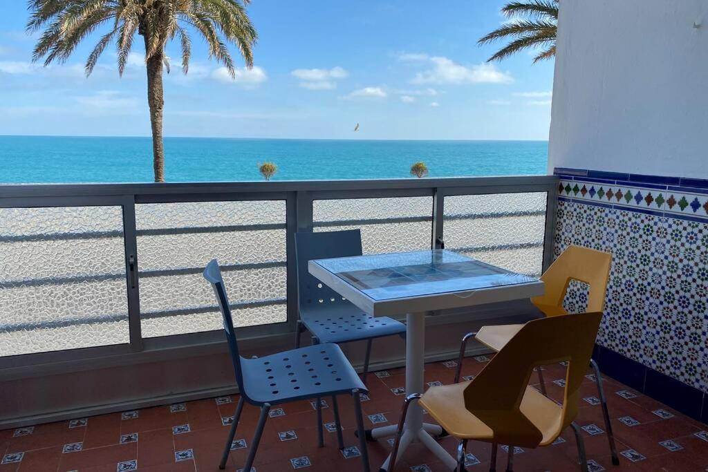 Apartamento The Traveller`s house Mirador playa la Caleta en Cádiz Exterior foto