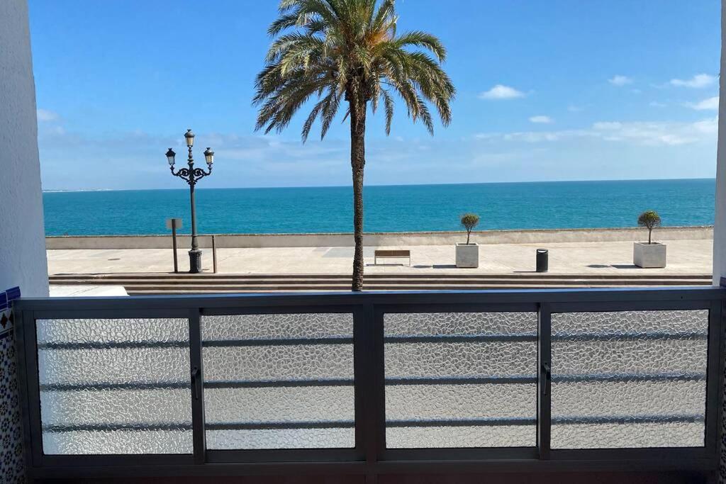 Apartamento The Traveller`s house Mirador playa la Caleta en Cádiz Exterior foto